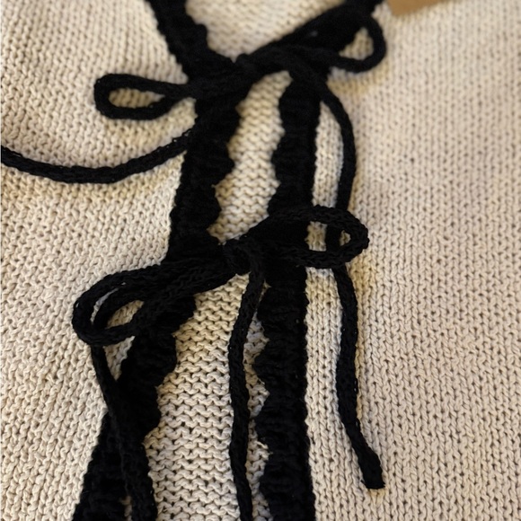 Blu Pepper Ivory Knit Vest with black Edging - Picture 4 of 4